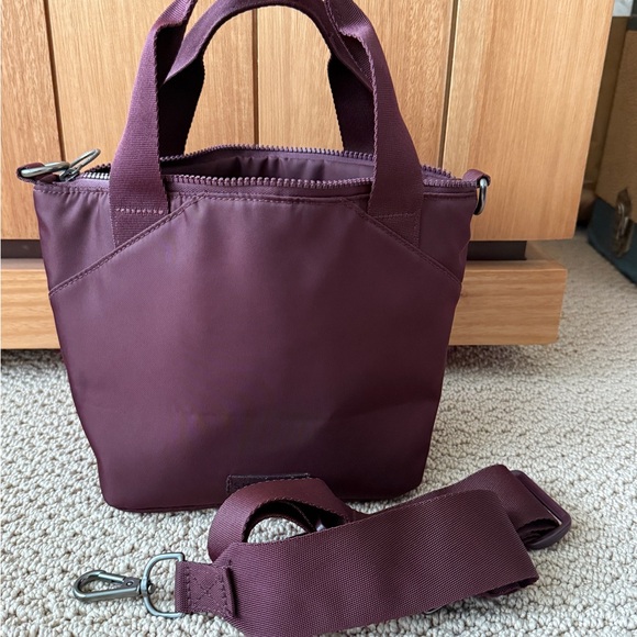 Adidas Burgundy Purple Women's Tote Gym Bag Crossbody - Picture 2 of 4